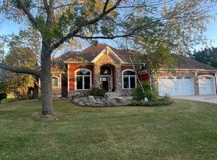 7201 Howard Ln, Eden Prairie, MN 55346