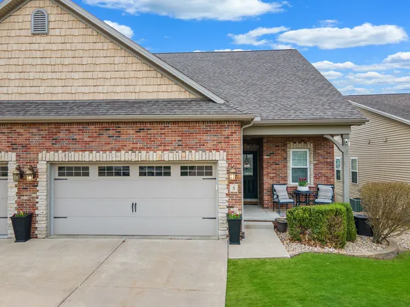 5 Yukon Cir, Bloomington, IL 61705