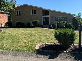 812 Longvue Dr, Houston, PA 15342