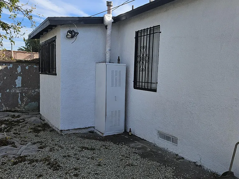 10619 S Budlong Ave — Photo 3