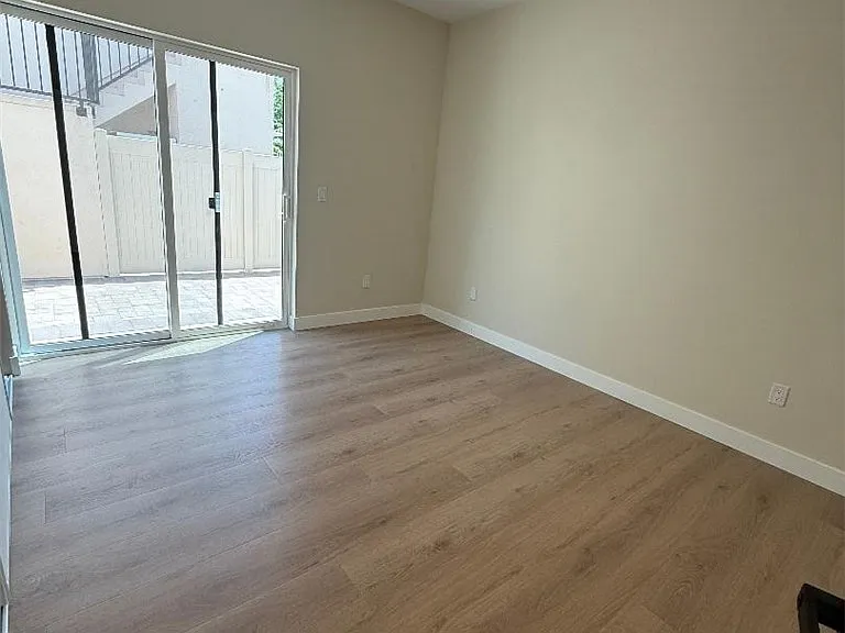 7828 Kyle St — Photo 8