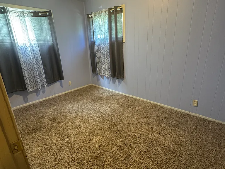621 S Bleckley Dr — Photo 7