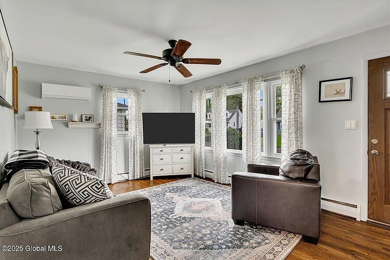4th image of 97 McNutt Avenue