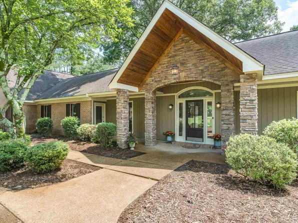 9289 Davies Plantation Rd, Bartlett, TN 38133