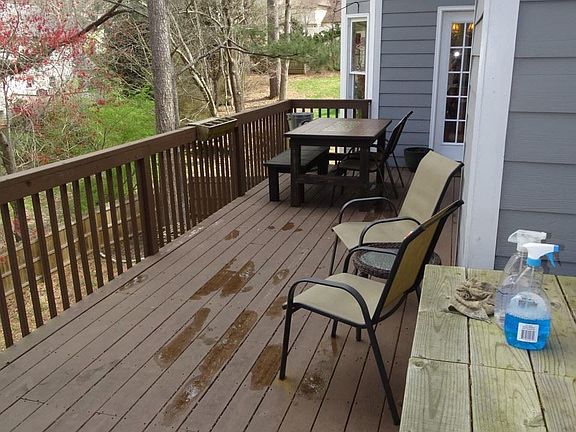 5th image of 2557 Hollycreek Dr NE