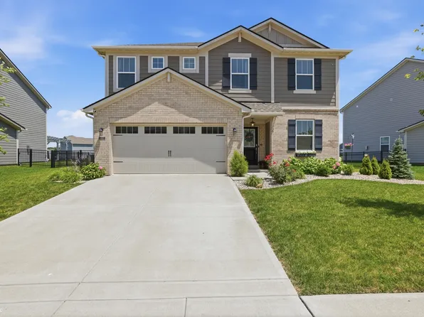 9767 Alzada Dr, Fortville, IN 46040