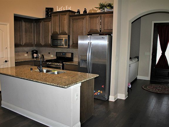 5th image of 304 Kelvington Dr
