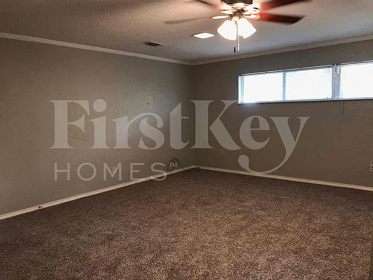 2710 Peachtree Ln — Photo 24