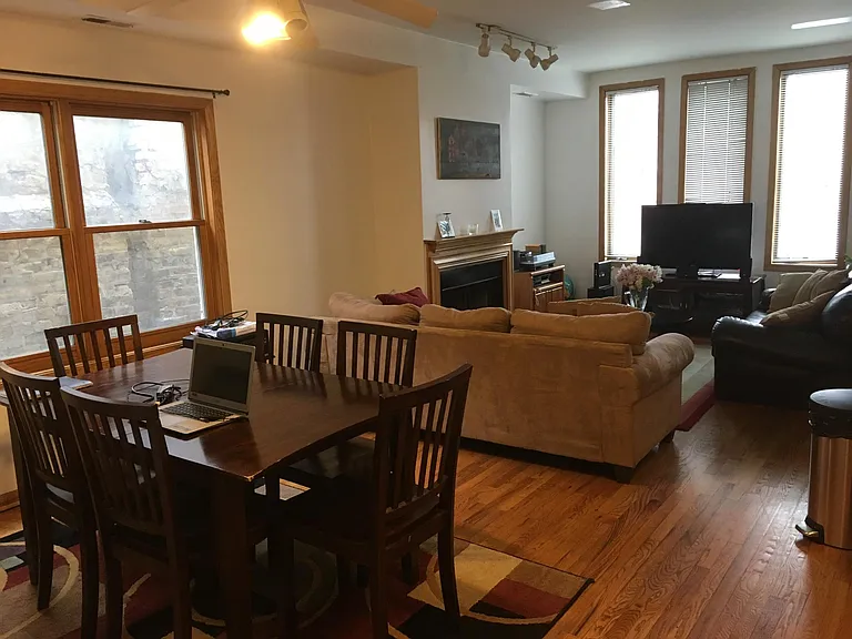 918 N Paulina St #2 — Photo 2