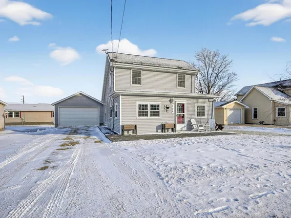 704 2nd St, Parkersburg, IA 50665