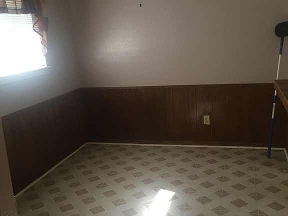 breakfast/dining area
