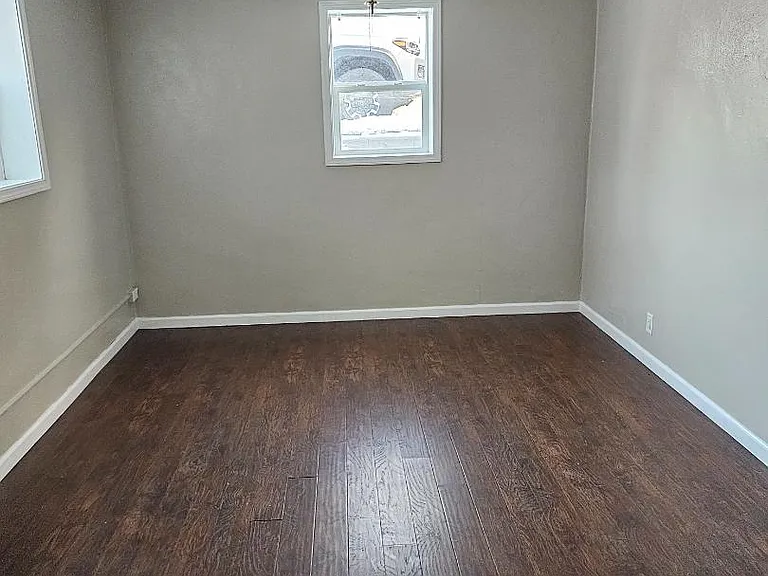 Unit Photo