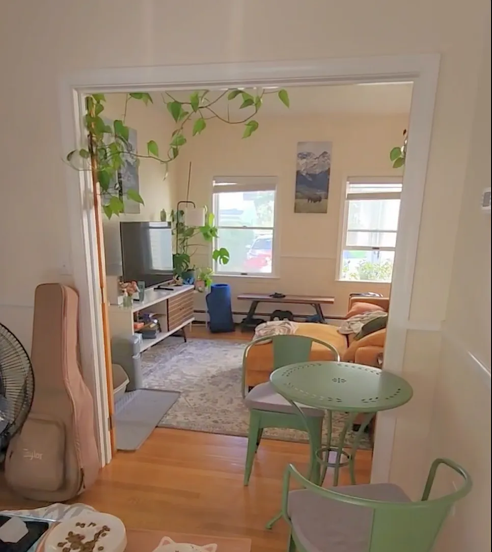 8 1/2 Pine St — Photo 3