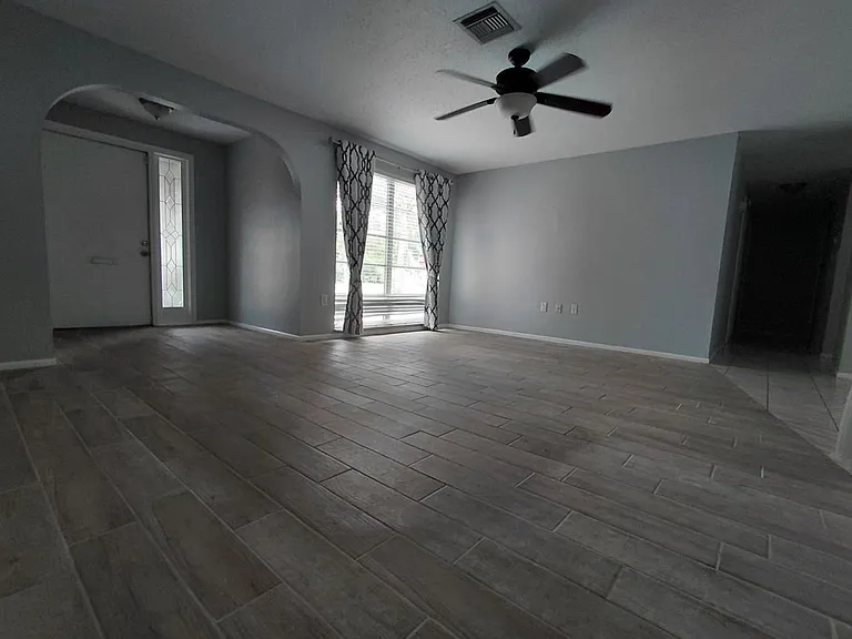 20263 Hamilton Ave — Photo 6