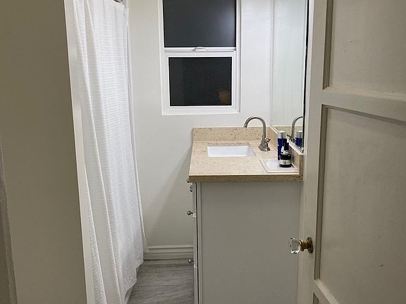 3rd image of 1806 W Alameda Ave #C
