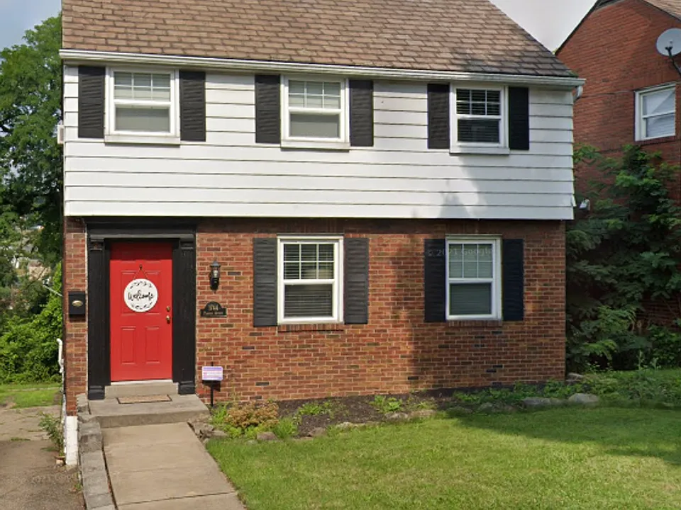 1744 Pioneer Ave