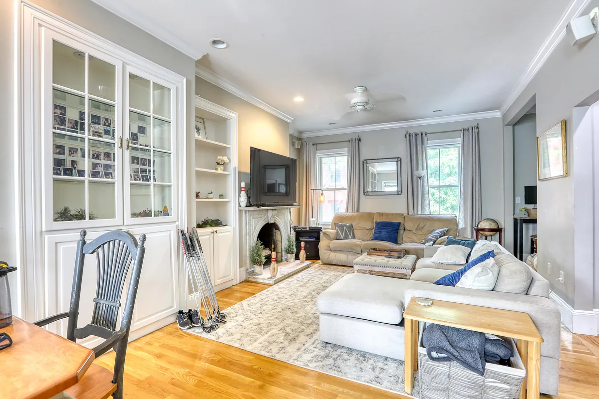 Building Photo - 61 Baldwin St #2