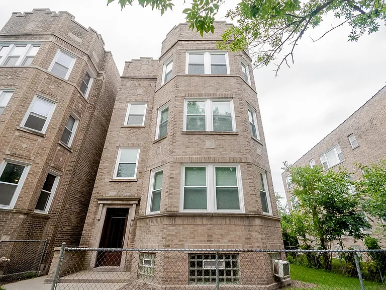 2433 W Fargo Ave #3 — Photo 1