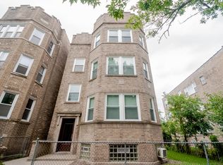 2433 W Fargo Ave APT 3, Chicago, IL 60645