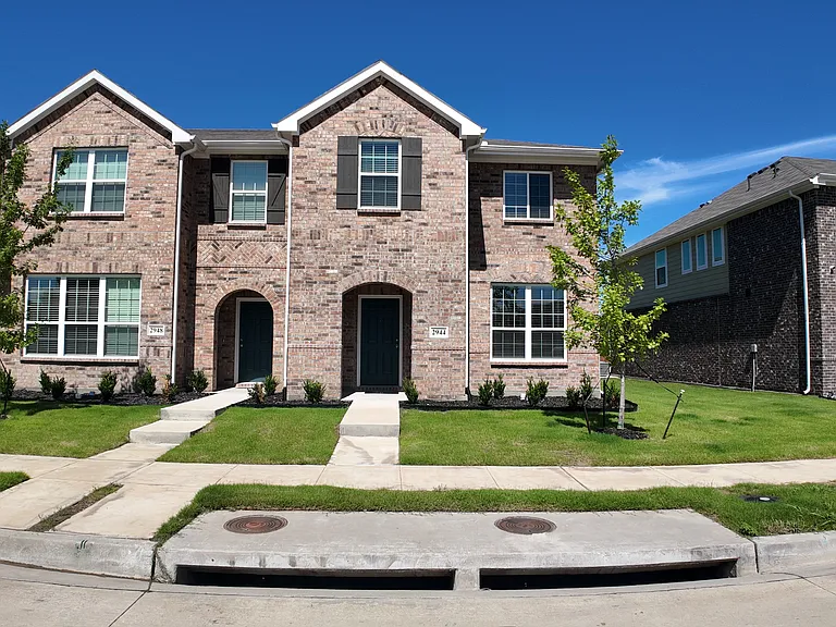 2944 Baneberry Ln — Photo 1