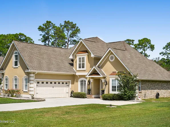7555 Mahalo Hui Dr, Diamondhead, MS 39525