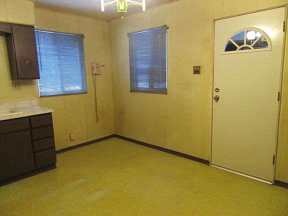 3rd image of 708 N 12th Ave