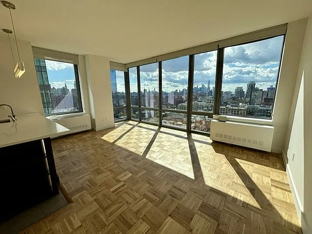312 11th Avenue — Photo 2