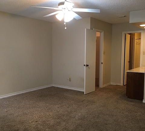4th image of 107 N Club Dr