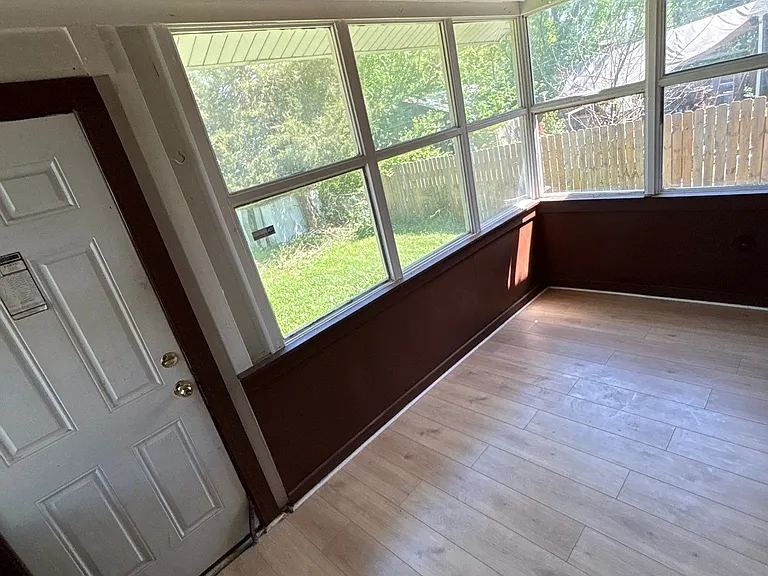1610 Purdue Ave — Photo 15