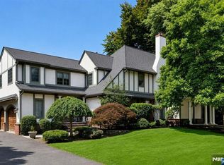512 Warwick Ave, Teaneck, NJ 07666