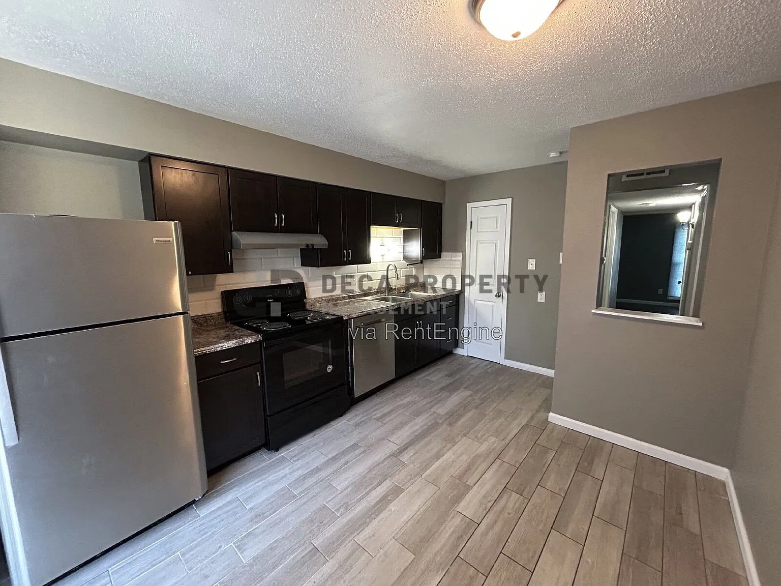 2 bed, 1.0 bath, 875 sqft, $1,095 — Photo 4