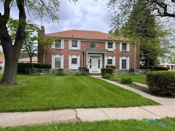 5360 Cresthaven Ln, Toledo, OH 43614