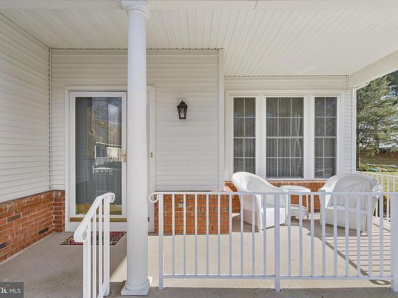 4th image of 22 Hummingbird Dr