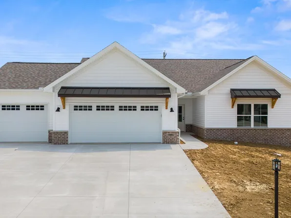 720 Wellington Dr, Washington, IL 61571