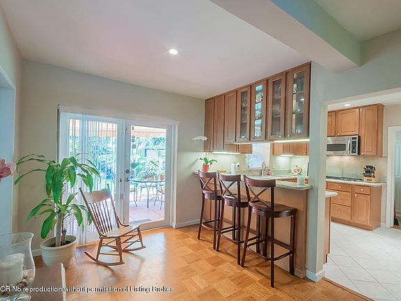 5th image of 336 Marlborough Pl