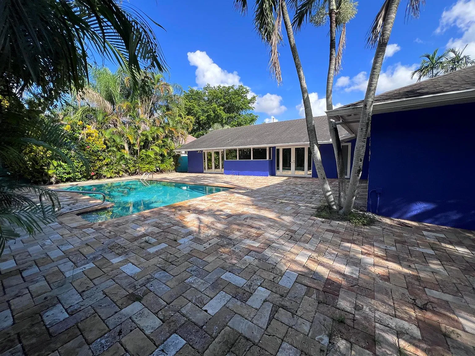 4 bed, 1937 sqft, $4,950 — Photo 2