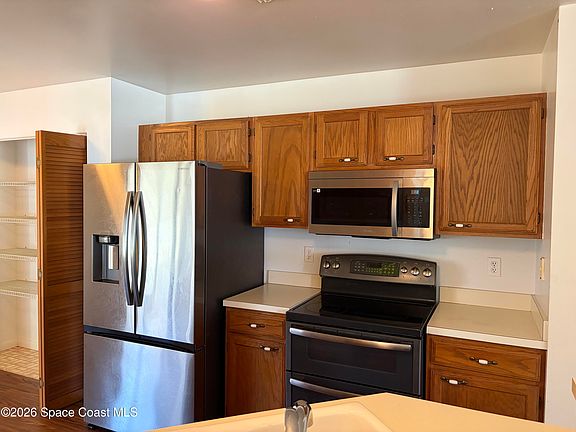 5th image of 618 Americana Blvd NE