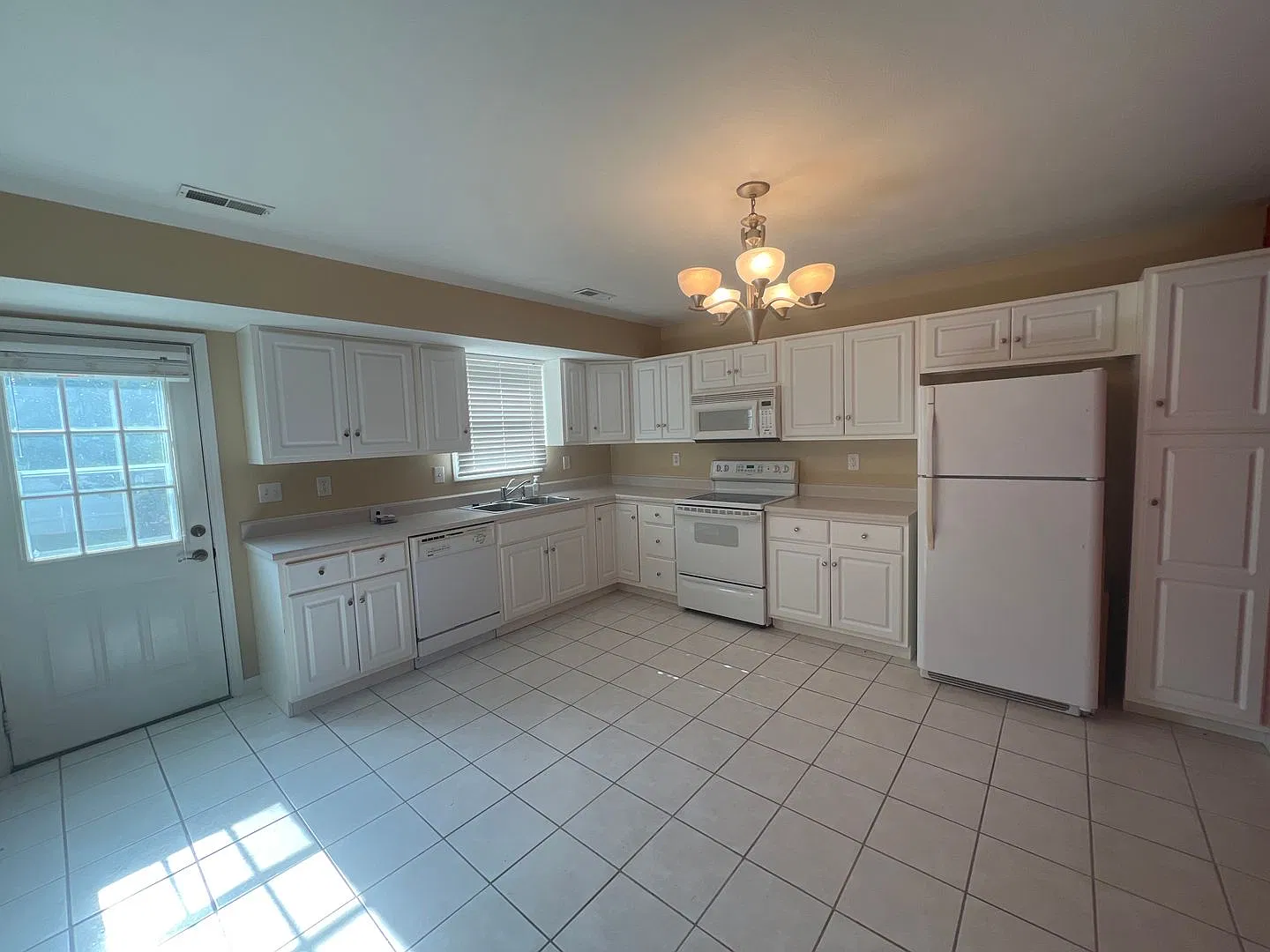 Coming Soon!! Chatham 2 Bedroom 1.5 Bath Condo — Photo 3