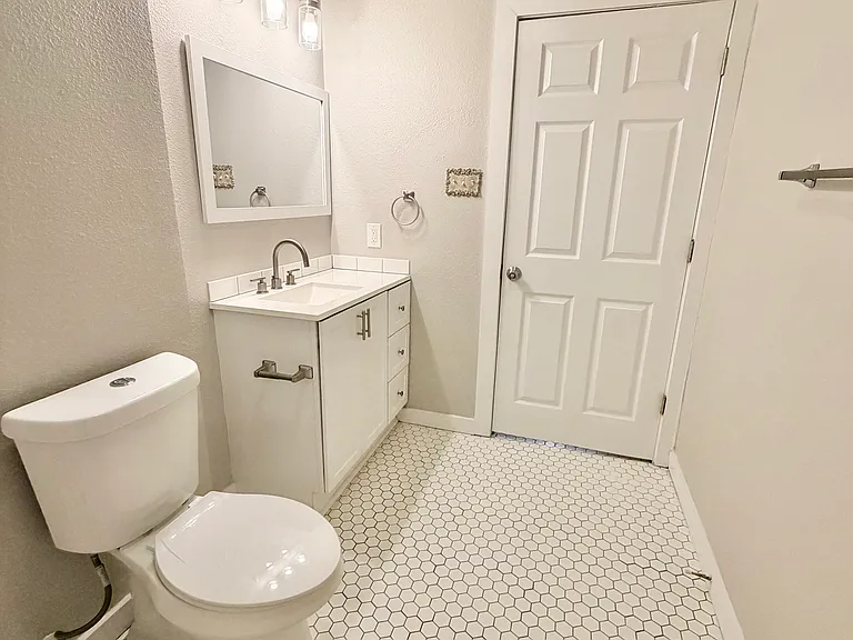 105 Dewitt St — Photo 16