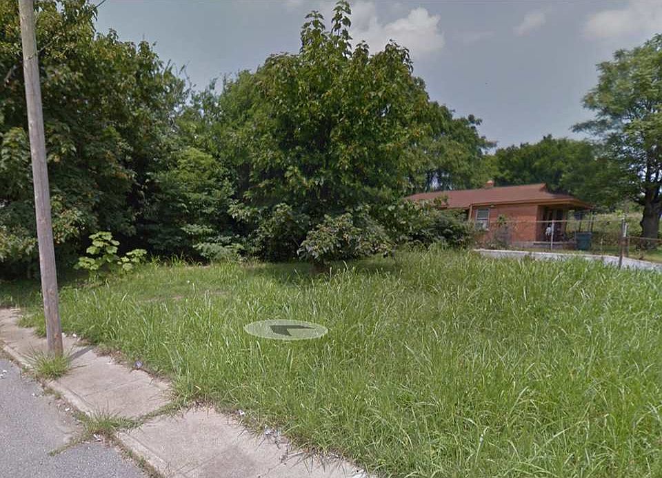 2nd image of 1725 Kansas St #8