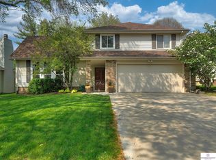 15518 Arbor St, Omaha, NE 68144