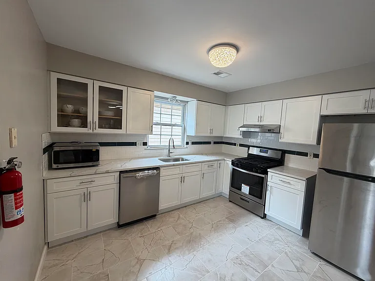 5 Skillman Ave #2 — Photo 7