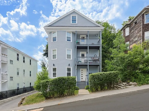 15 Stanton St, Worcester, MA 01605