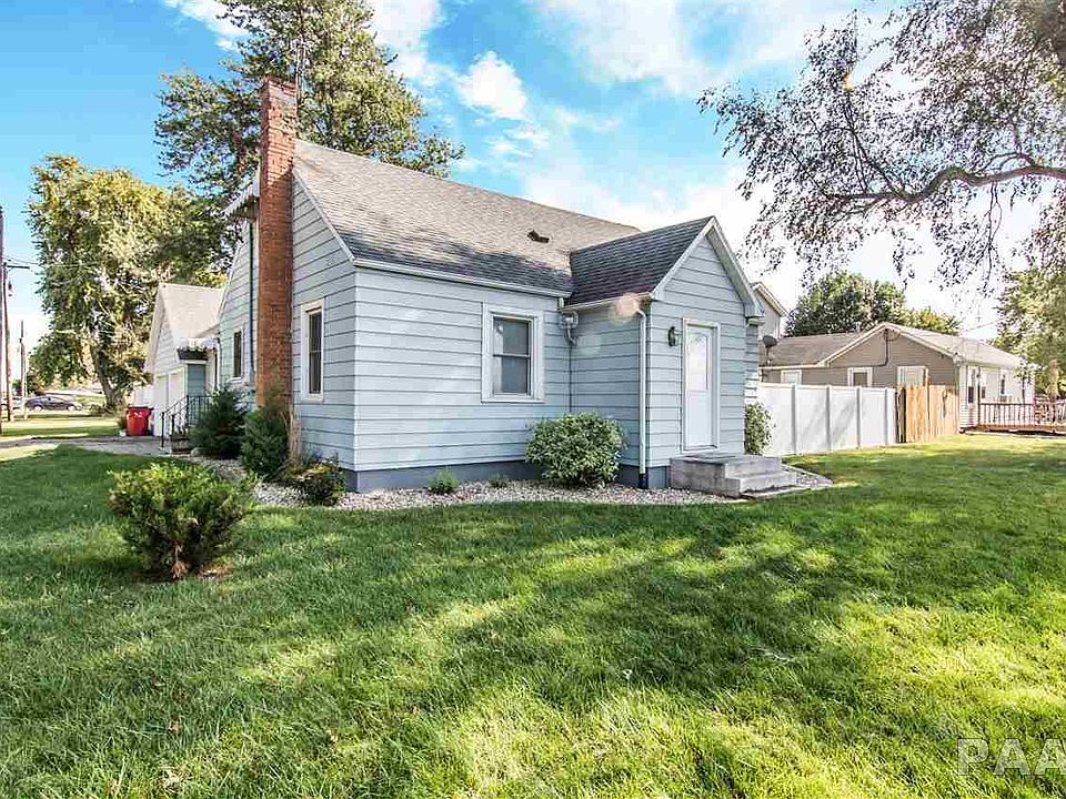 1st image of 202 S Pekin Ln