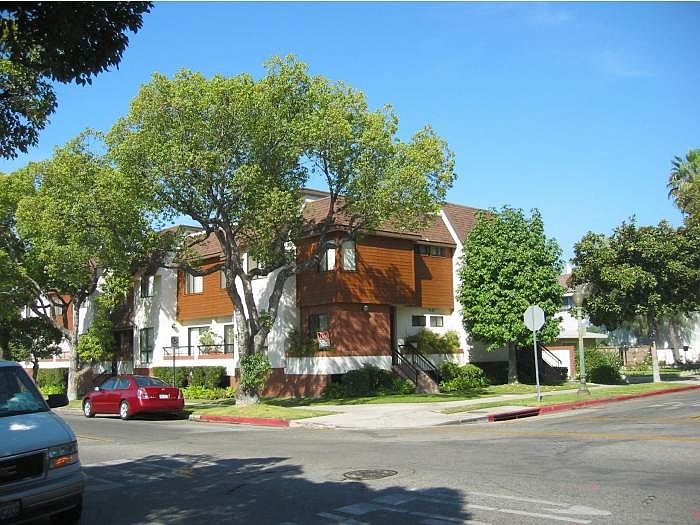 1st image of 605 Geneva St Unit 2