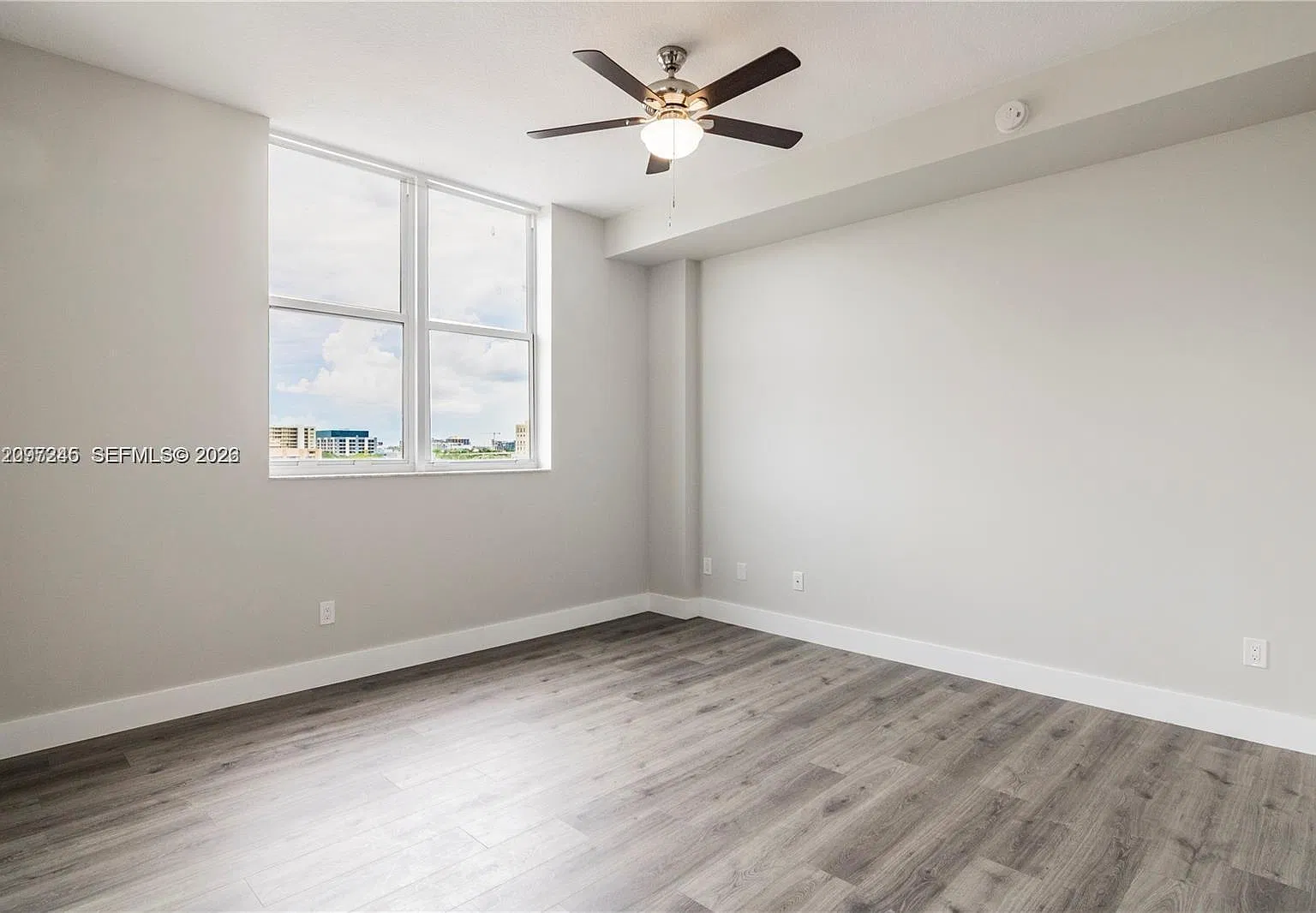 1350 NW 8th Ct — Photo 3