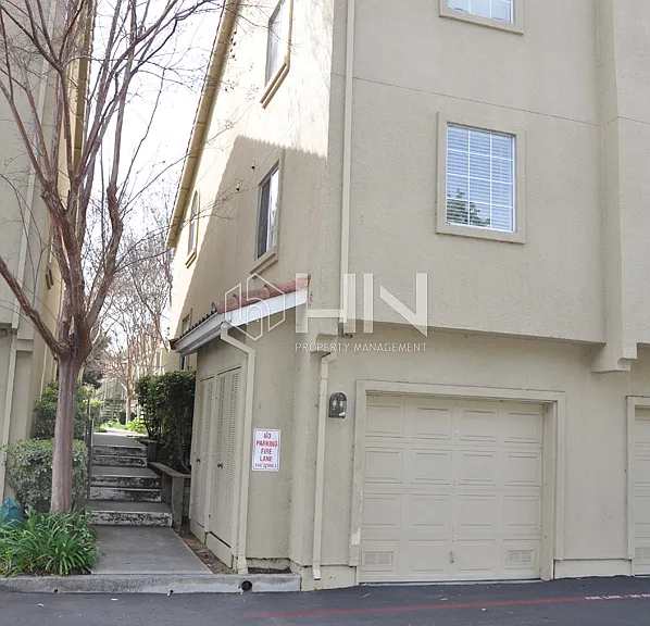 527 Arbor Way #- — Photo 2