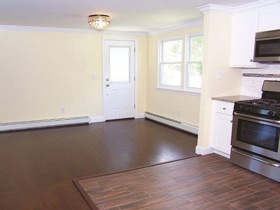 4th image of 108 Ironwood St