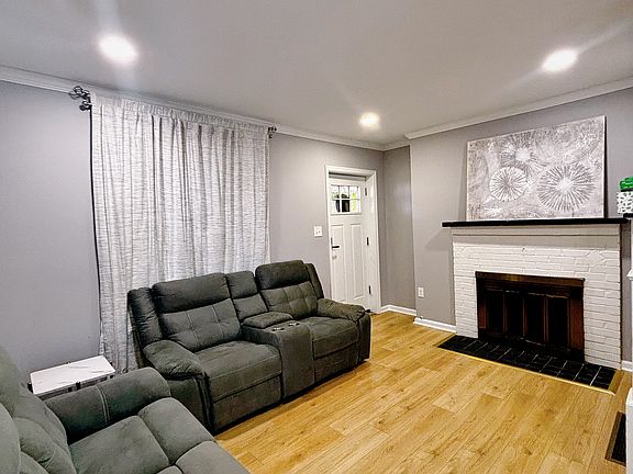 3rd image of 223 E Upsal St #1
