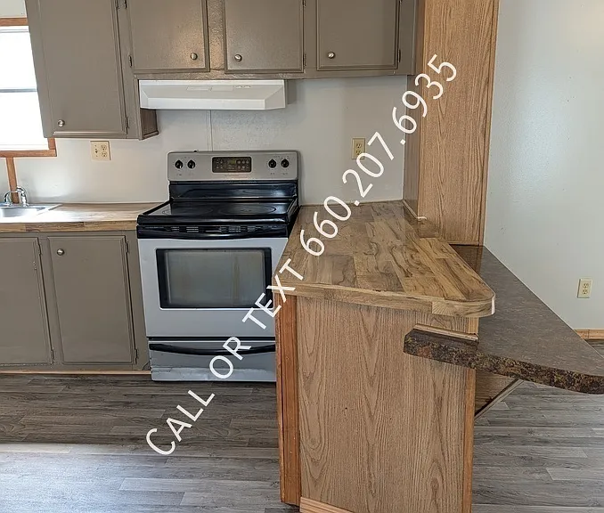 913 N Taylorville Blvd #32 — Photo 2